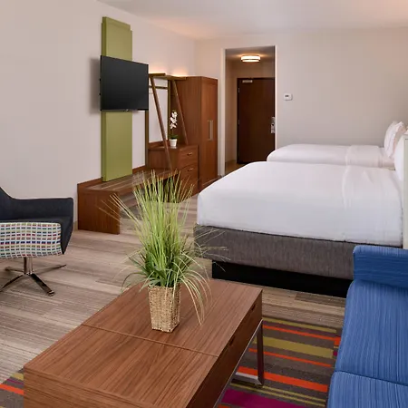 Holiday Inn Express & Suites - St. Petersburg - Madeira Beach By Ihg-2