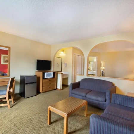 Super 8 By Wyndham Lancaster-3