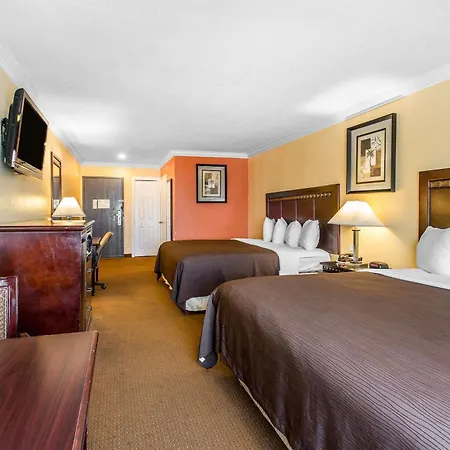 Quality Inn & Suites Bell Gardens-Los Angeles-3