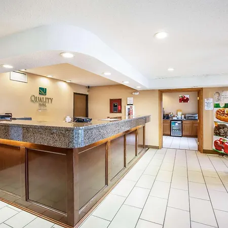 Quality Inn - Storm Lake-3