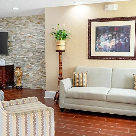 Quality Inn & Suites Robbinsville-3