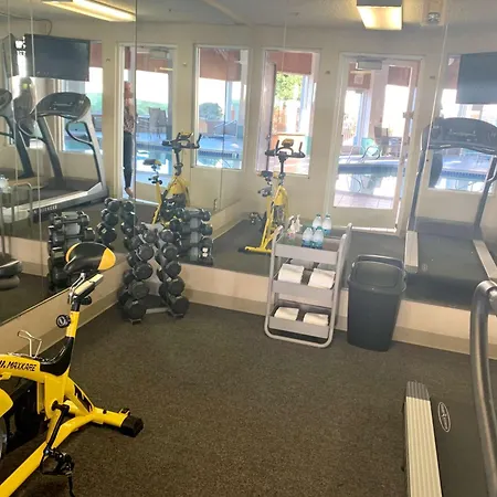 Surestay Plus Hotel By Best Western Redding-2