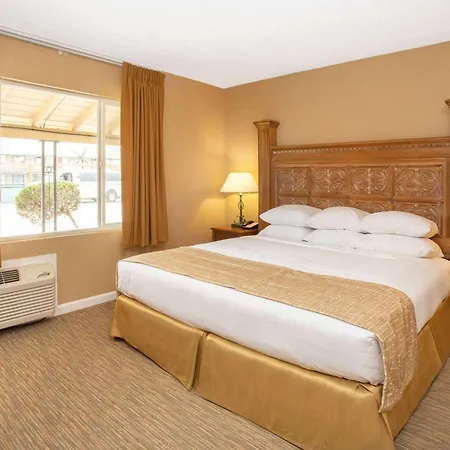 Travelodge By Wyndham Hawthorne-3