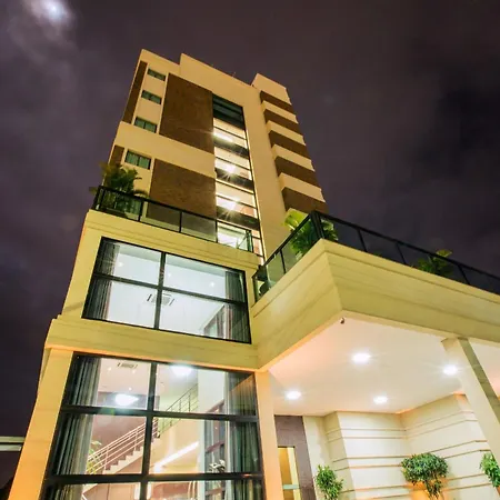 Golden Plaza Hotel By Easy Class-2