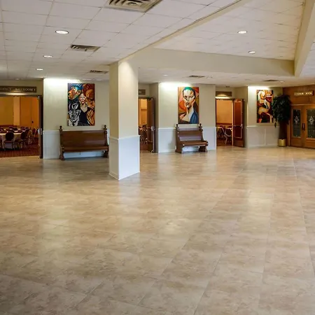 Days Inn & Suites By Wyndham Tallahassee Conf Center I-10-3