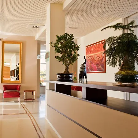 Breaking Business Hotel-3