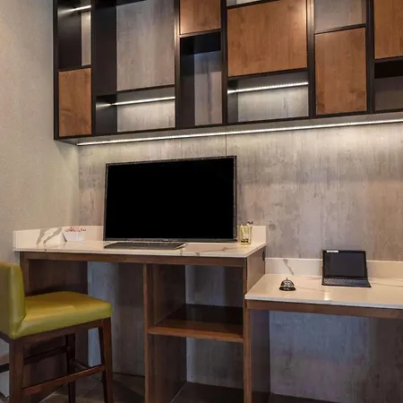 La Quinta Inn & Suites Limon By Wyndham-3