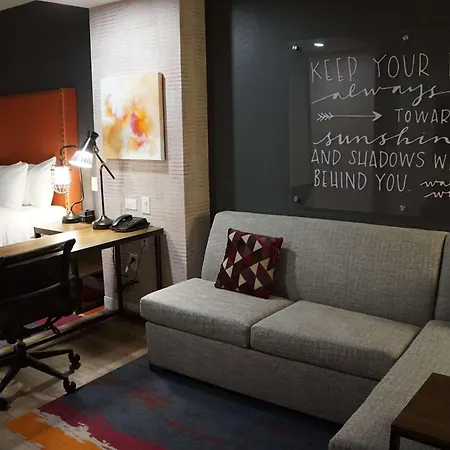La Quinta Inn & Suites By Wyndham Lewisville-3