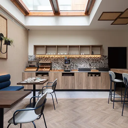 Boutique Hotel Cordial La Peregrina-3