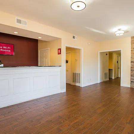 Red Roof Inn & Suites Scottsboro-2