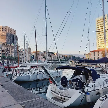 Piazzetta La Maddalena 2-3