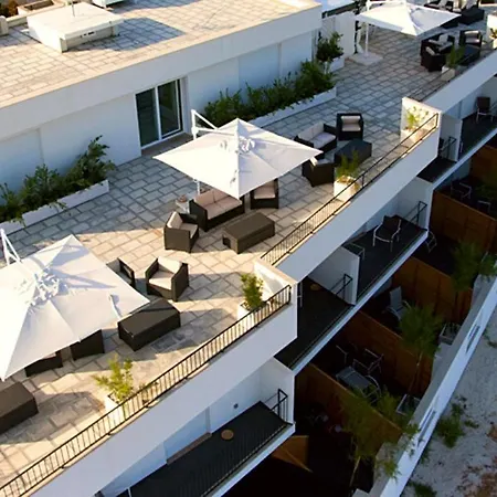 Gg77 Hotel La Spiaggia-3