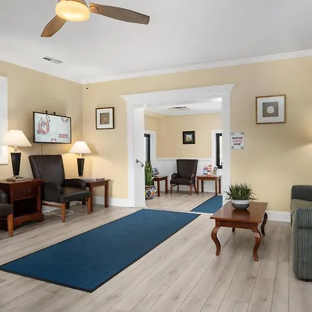 Coastal Palms Inn And Suites-3