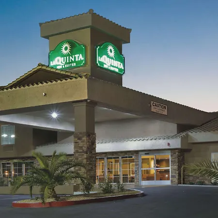 La Quinta Inn & Suites By Wyndham Lv Tropicana Stadium-3