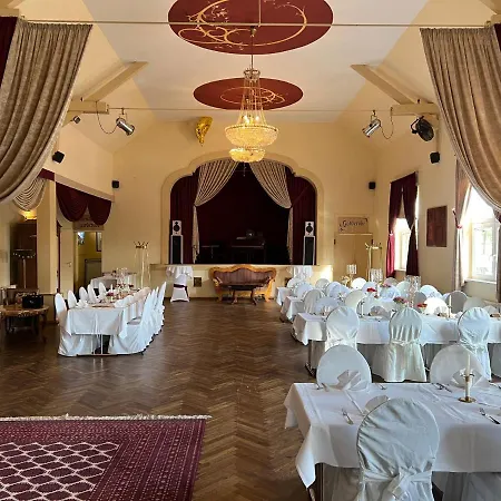 Bahnhofshotel Die Neue Bühne-2