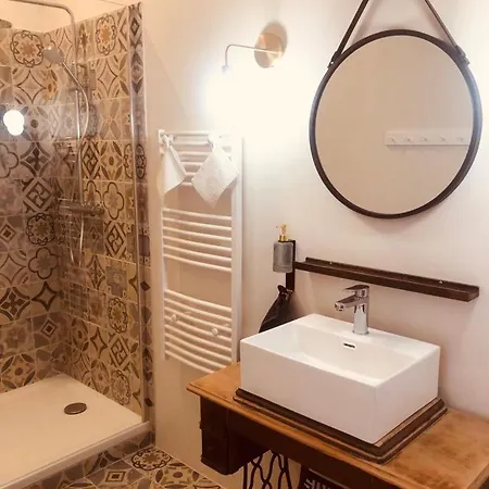 Hôtes de Maïa Chambre d'hôtes chez l'habitant-2