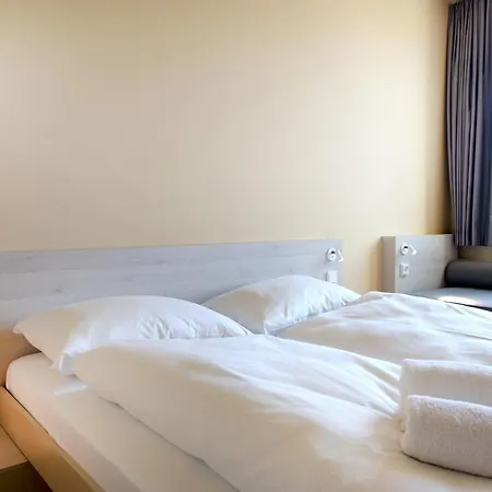 MEININGER Hotel Bremen Hauptbahnhof-3