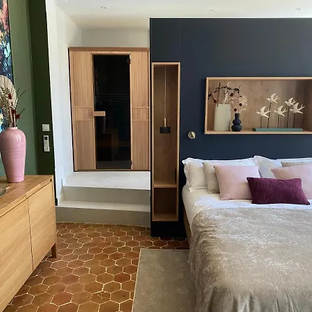Suite avec Spa Quartier Cathédrale-2