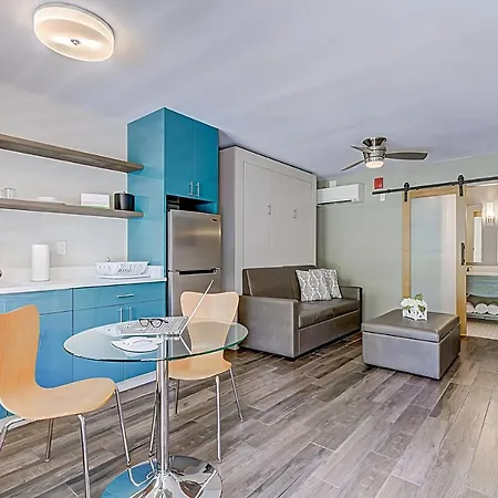 Seven Hills Suites-3