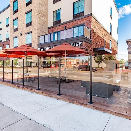 Cobblestone Hotel & Suites-2