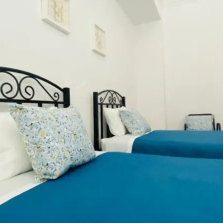 Avis Guesthouse-3