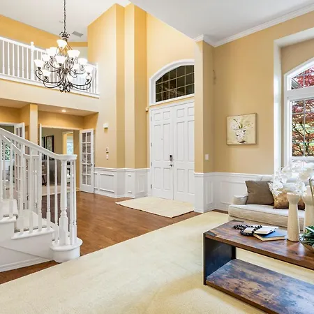 Upscale Beautiful House In Bellevue, Wa-3