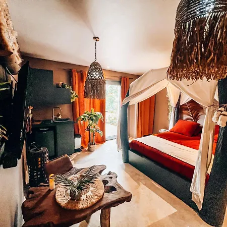 La Demeure De Poulpican Chambre La Grotte Jacuzzi Charme Romantique Terrasse Privee 300M Plage Et Restaurants La Croix Valmer - Golfe Saint Tropez-2