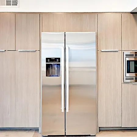 Luxe Balboa Peninsula Condo W Gourmet Kitchen And Epic Rooftop Deck-3