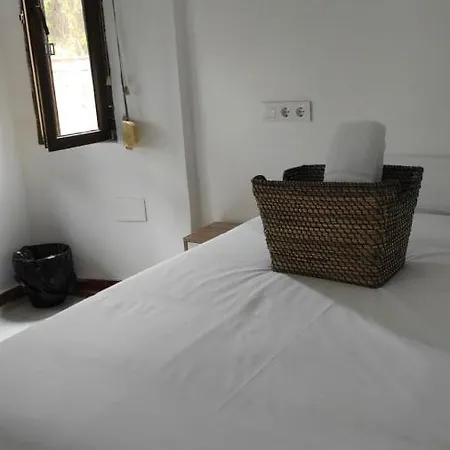 Convenient Rooms - Ferry, Train & Bus Station --3