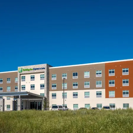 Holiday Inn Express & Suites - Watertown By Ihg-2