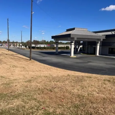 Clarion Pointe-2