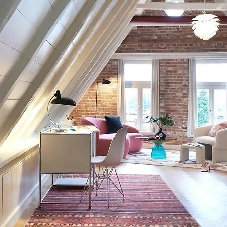 Five Rooms-2