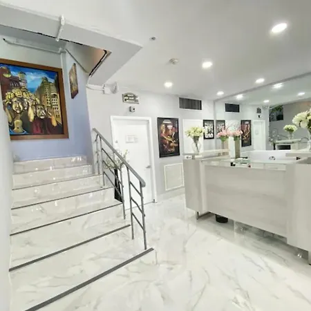 Modern Studio In Miami Beach-3