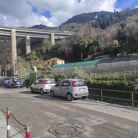 Camera Privata Nell'Appartamento In Zona Residenziale Con 2 Piscine-3