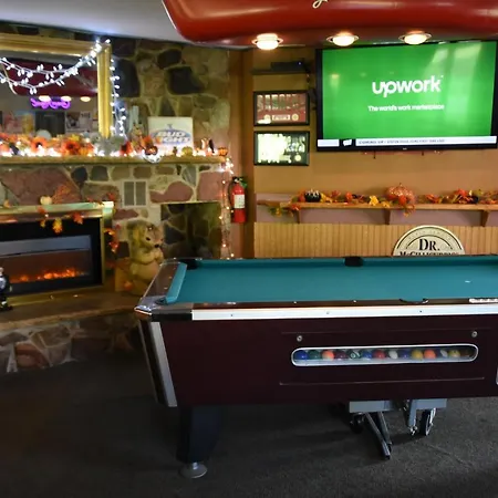 Campus Inn Baraboo-3