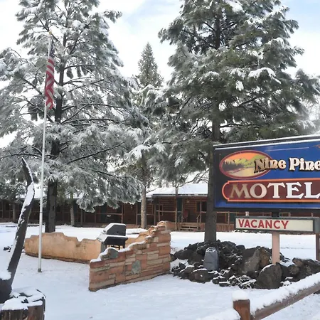 Nine Pines Motel-2