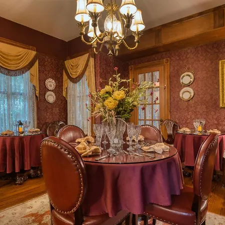 Cedar House Inn-2