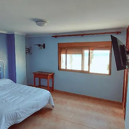 Hostal Vista Al Mar-3