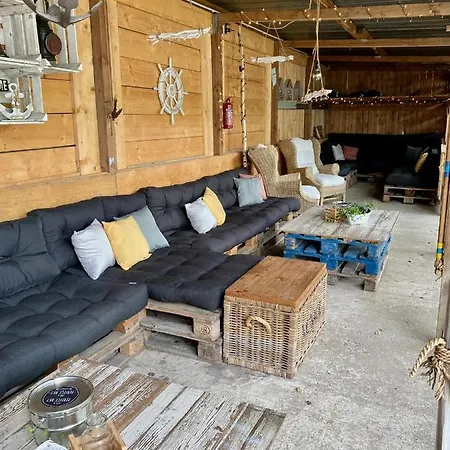 Tiny House Lippe im PIER9 Tiny House Hotel-2