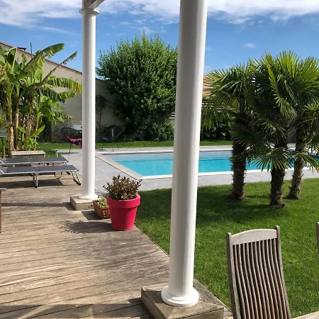 Maison M, chambre privée accès jardin piscine et jacuzzi près de La Rochelle-2