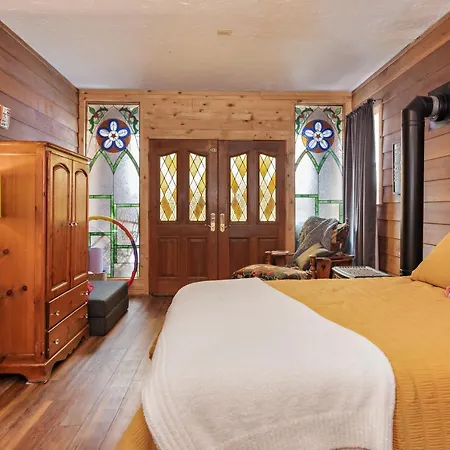 Wanderer Studio, An Off Grid Mountain Guest Studio With Fantastic Views-3