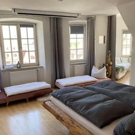 Room in Apartment - Schlafen Wie Prinzessinnen In Kemptens Schlosschen-3