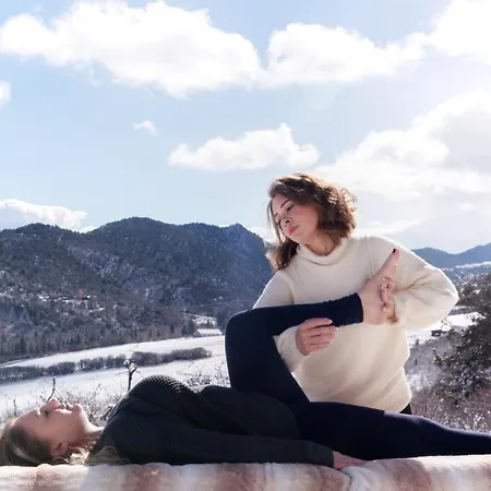 Wanderer Studio, An Off Grid Mountain Guest Studio With Fantastic Views-2