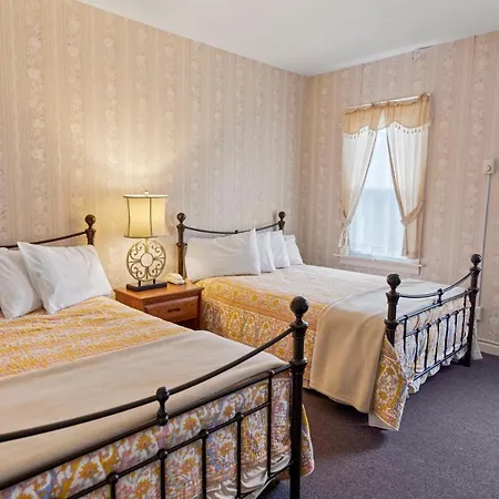 The Pines Inn-3