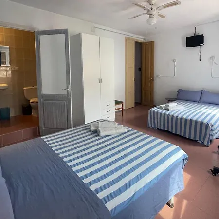 P&R Hostals Can Tort-2