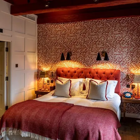 The Double Red Duke, Cotswolds-2