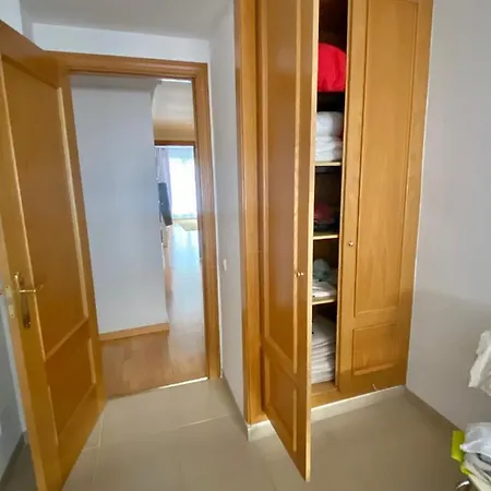 Roni Rooms-2