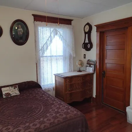 Quiet Full-Size Bed Close To Town 420 Friendly-2