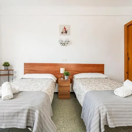 Hostal La Marina-3