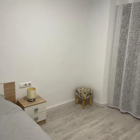 Old Town Oliva Guest Apartment-3